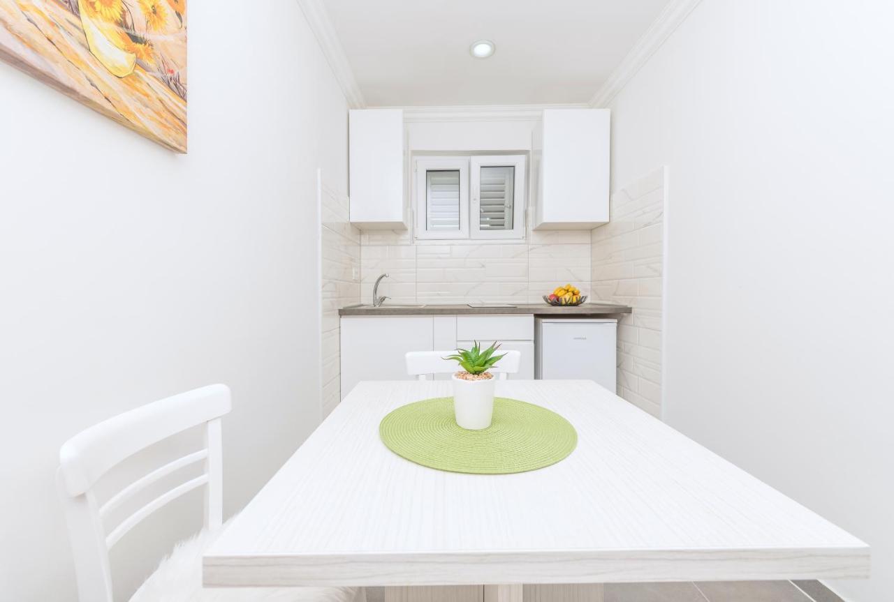 Apartments Petrusic Makarska Ngoại thất bức ảnh