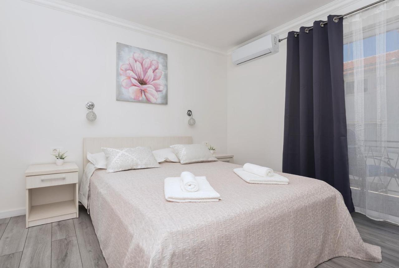Apartments Petrusic Makarska Ngoại thất bức ảnh