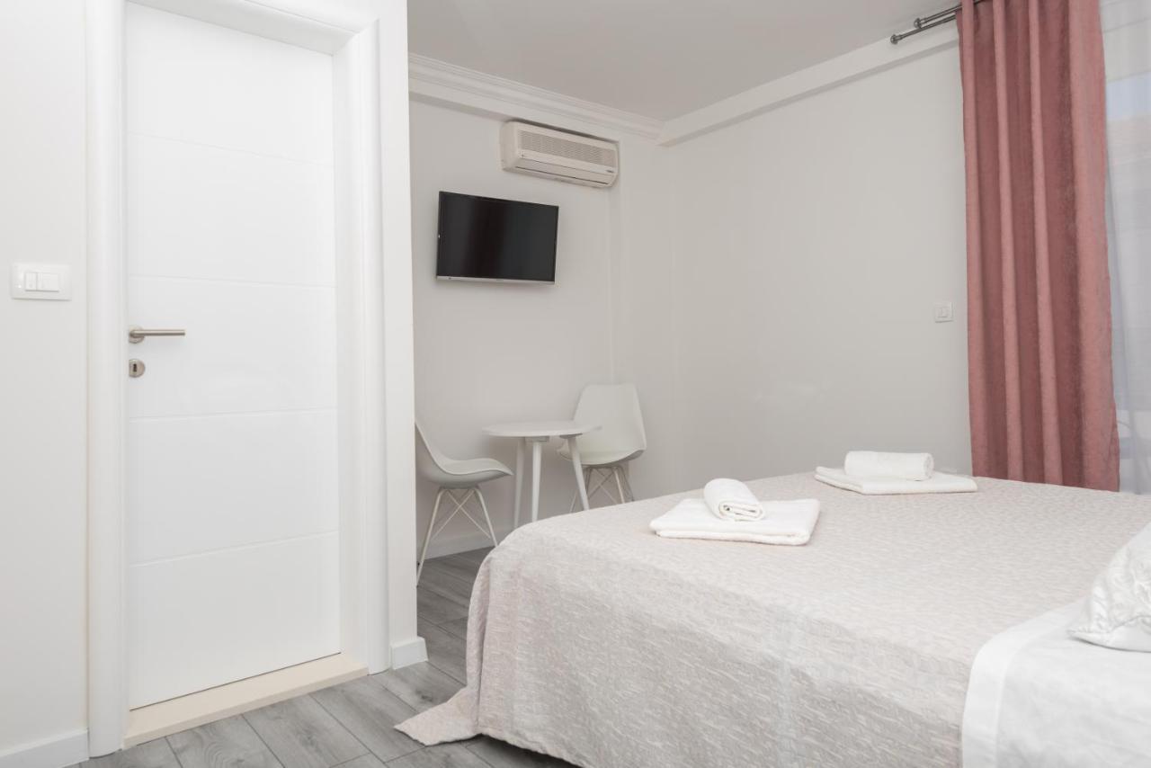 Apartments Petrusic Makarska Ngoại thất bức ảnh