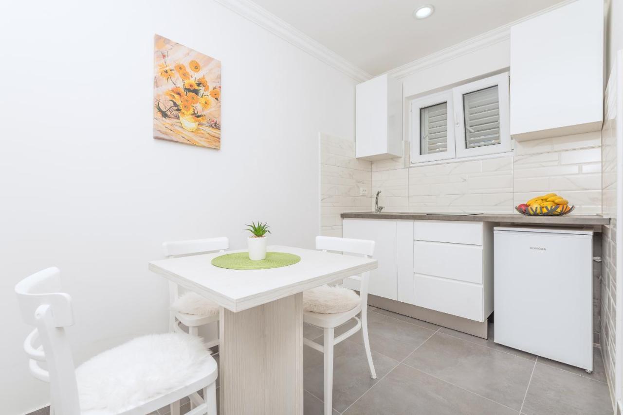 Apartments Petrusic Makarska Ngoại thất bức ảnh