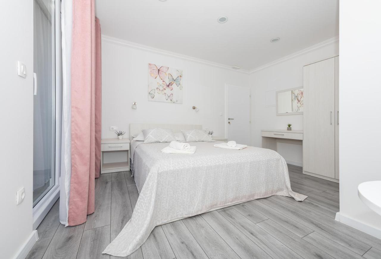 Apartments Petrusic Makarska Ngoại thất bức ảnh